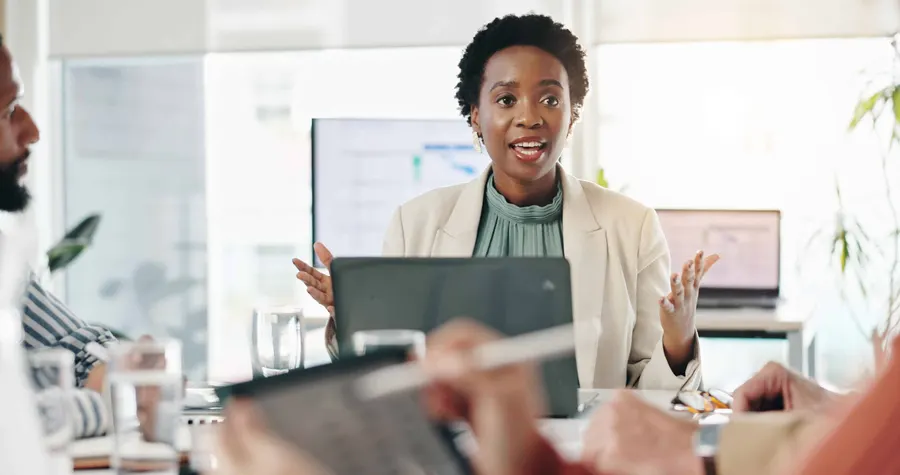 How Employers of Record Adapt to Different Industries
