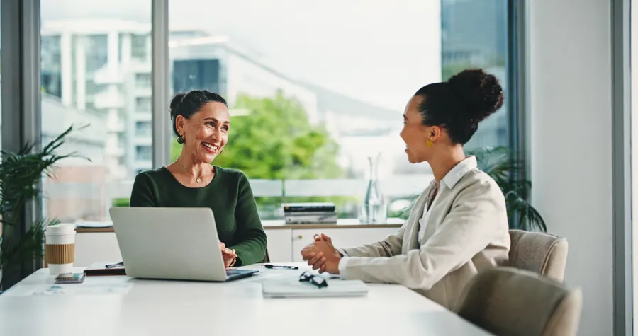 Why You Should Use an EOR for Global Payroll Services